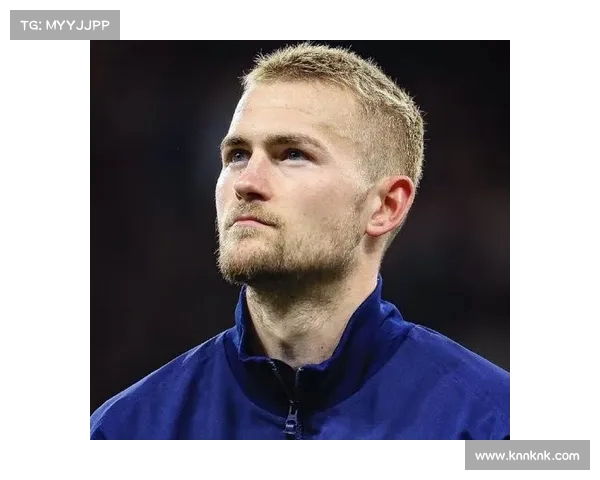 曼联接近签下德里赫特：加浮动费用是否值得？(曼联德赫亚替补)