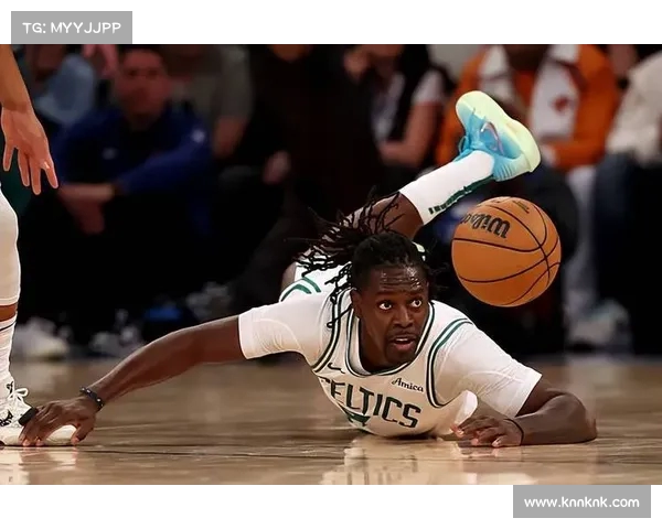 霍勒迪季后赛篮下表现堪称完美 命中率高达 霍勒迪季后赛篮下表现堪称完美 命中率高达