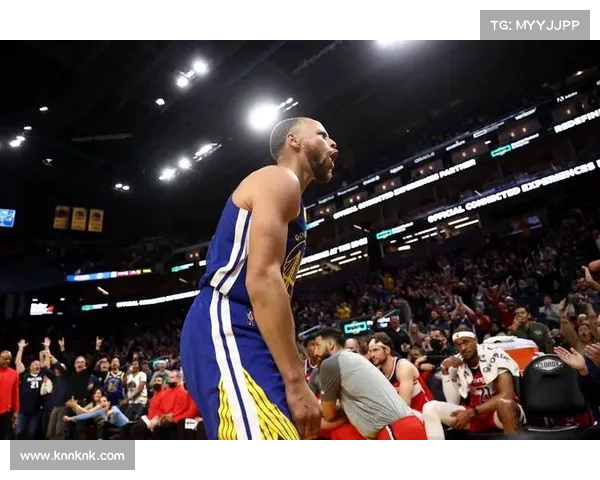 勇士为何在克莱确定报销后仍给出顶薪?背后隐秘的忠诚与战略考量 勇士为何在克莱确定报销后仍给出顶薪?背后隐秘的忠诚与战略考量